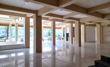 Ruang Usaha Luas Cocok Untuk Resto di Jalan Magelang Yogyakarta