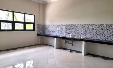 Ruang Usaha Luas Cocok Untuk Resto di Jalan Magelang Yogyakarta