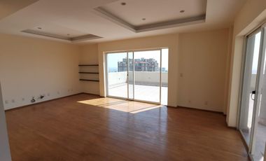 Penthouse en Palmetto 32, Bosque Real.