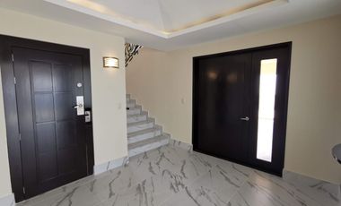 Penthouse en Palmetto 32, Bosque Real.