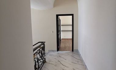 Penthouse en Palmetto 32, Bosque Real.