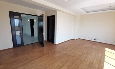 Penthouse en Palmetto 32, Bosque Real.