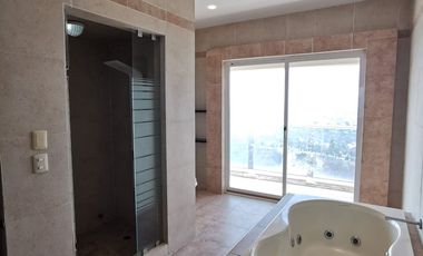 Penthouse en Palmetto 32, Bosque Real.