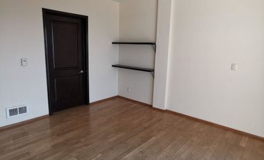 Penthouse en Palmetto 32, Bosque Real.