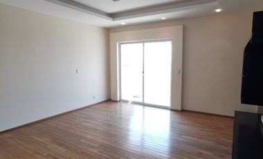 Penthouse en Palmetto 32, Bosque Real.