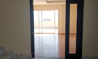 Penthouse en Palmetto 32, Bosque Real.