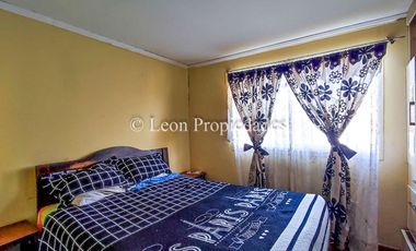 Leon Propiedades vende casa en villa, Curacaví centro.