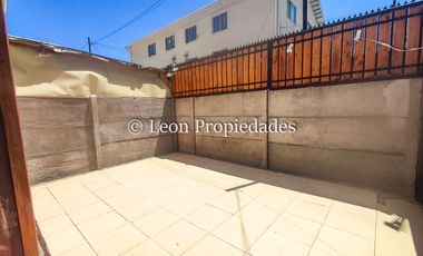 Leon Propiedades vende casa en villa, Curacaví centro.