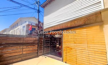 Leon Propiedades vende casa en villa, Curacaví centro.