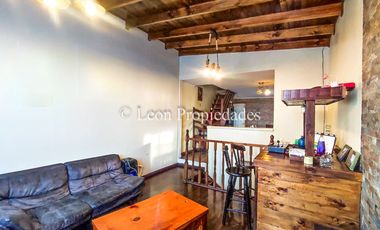 Leon Propiedades vende casa en villa, Curacaví centro.