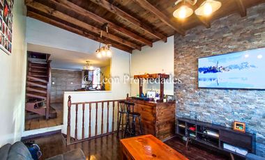 Leon Propiedades vende casa en villa, Curacaví centro.