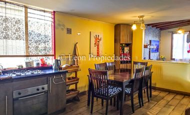 Leon Propiedades vende casa en villa, Curacaví centro.