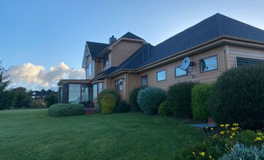 VENTA AMPLIA CASA, GRANEROS DE PUERTO VARAS, PUERTO VARAS