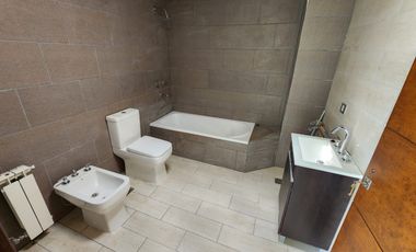 VENTA Apta crédito hipotecario Casa en barrio Solanas 3 dormitorios 2 baños y construccion en el fondo