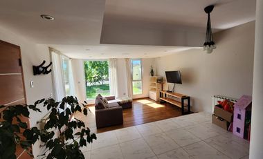 VENTA Apta crédito hipotecario Casa en barrio Solanas 3 dormitorios 2 baños y construccion en el fondo