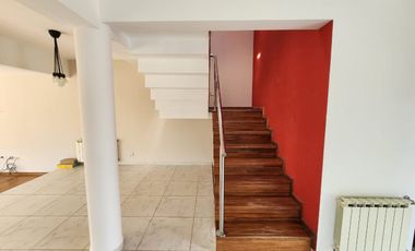 VENTA Apta crédito hipotecario Casa en barrio Solanas 3 dormitorios 2 baños y construccion en el fondo