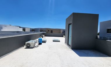 Casa en venta dentro de coto en Parques Vallarta Zapopan