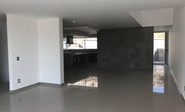 Casa en Renta o Venta, Bosque Esmeralda, Atizapan de Zaragoza, Jardin