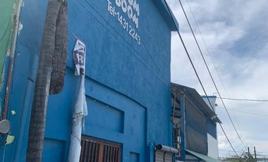 Venta de inmueble en esquina con locales, bodega, salón de eventos y escuela en San Nicolas de los Garza