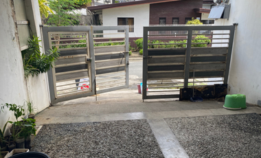 6 BR Townhouse For Sale in Bricktown Subdivision in Paranaque