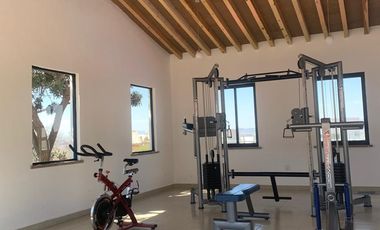 Oportunidad Terreno en Condominio con Casa Club