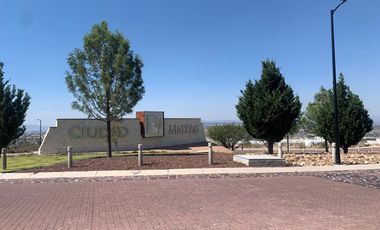 Oportunidad Terreno en Condominio con Casa Club