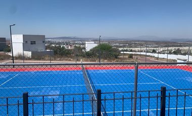 Oportunidad Terreno en Condominio con Casa Club