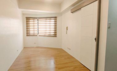 For Rent Studio Semi Furnished Unit in Eastwood City