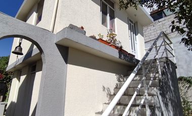 VENTA CASA INDEPENDIENTE URB. COLEGIO DE MÉDICOS SECTOR LA SALLE