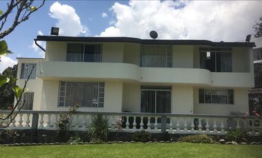 VENTA CASA INDEPENDIENTE URB. COLEGIO DE MÉDICOS SECTOR LA SALLE