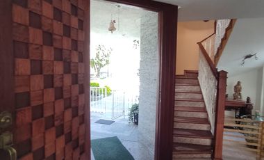 VENTA CASA INDEPENDIENTE URB. COLEGIO DE MÉDICOS SECTOR LA SALLE