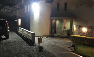 VENTA CASA INDEPENDIENTE URB. COLEGIO DE MÉDICOS SECTOR LA SALLE