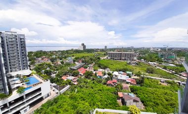 【RUSH SALE! 】1BR Condo for Sale at 8 Newtown Boulevard in Lapu-Lapu City, Cebu