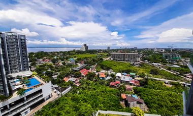 【RUSH SALE! 】1BR Condo for Sale at 8 Newtown Boulevard in Lapu-Lapu City, Cebu
