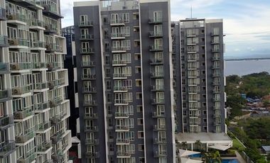 【RUSH SALE! 】1BR Condo for Sale at 8 Newtown Boulevard in Lapu-Lapu City, Cebu