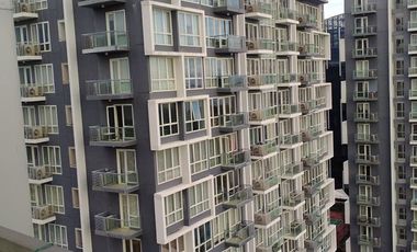 【RUSH SALE! 】1BR Condo for Sale at 8 Newtown Boulevard in Lapu-Lapu City, Cebu