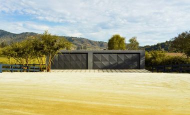 Parcelas de 5.000 m² en Canto del Valle: red de luz y agua operativas, portería, rol propio, reglamento y distintas opciones de relieve.