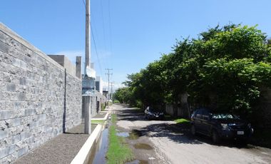CASA SOLA EN VENTA EN CUERNAVACA ZONA SUR CON ALBERCA CLIMATIZADA  Y JARDÍN PRIVADO FRACCIONAMIENTO CON VIGILANCIA Y ACCESO CONTROLADO