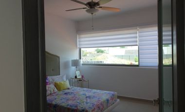CASA SOLA EN VENTA EN CUERNAVACA ZONA SUR CON ALBERCA CLIMATIZADA  Y JARDÍN PRIVADO FRACCIONAMIENTO CON VIGILANCIA Y ACCESO CONTROLADO
