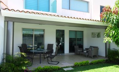 CASA SOLA EN VENTA EN CUERNAVACA ZONA SUR CON ALBERCA CLIMATIZADA  Y JARDÍN PRIVADO FRACCIONAMIENTO CON VIGILANCIA Y ACCESO CONTROLADO