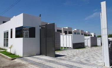 CASA SOLA EN VENTA EN CUERNAVACA ZONA SUR CON ALBERCA CLIMATIZADA  Y JARDÍN PRIVADO FRACCIONAMIENTO CON VIGILANCIA Y ACCESO CONTROLADO