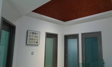 CASA SOLA EN VENTA EN CUERNAVACA ZONA SUR CON ALBERCA CLIMATIZADA  Y JARDÍN PRIVADO FRACCIONAMIENTO CON VIGILANCIA Y ACCESO CONTROLADO