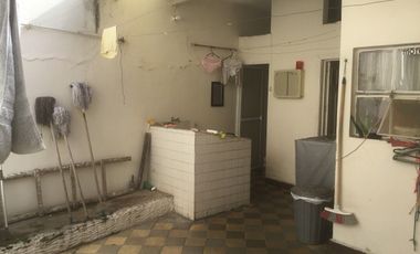 VENDO LOTE CON CASA PARA REMODELAR O CONSTRUIR