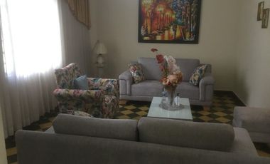 VENDO LOTE CON CASA PARA REMODELAR O CONSTRUIR