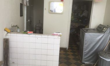 VENDO LOTE CON CASA PARA REMODELAR O CONSTRUIR