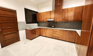 Modern Comforts: White Plains 5 Bedroom House for Rent, Newly Renovated. Your Perfect Home is One Click Away – Make It Yours Today!