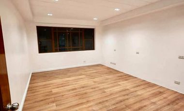 Modern Comforts: White Plains 5 Bedroom House for Rent, Newly Renovated. Your Perfect Home is One Click Away – Make It Yours Today!