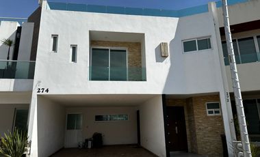 Casa Habitación ubicada en Colonia Fracc. la Antigua Cementera, Puebla, Puebla.
