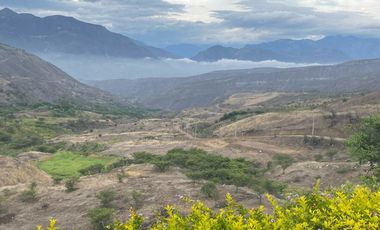 Amplio terreno en yunguilla