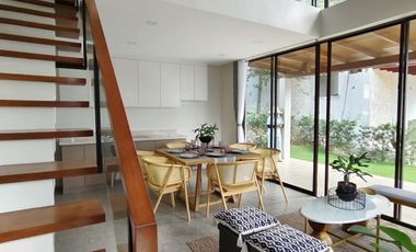 2 Bedroom Villa Along the Beach